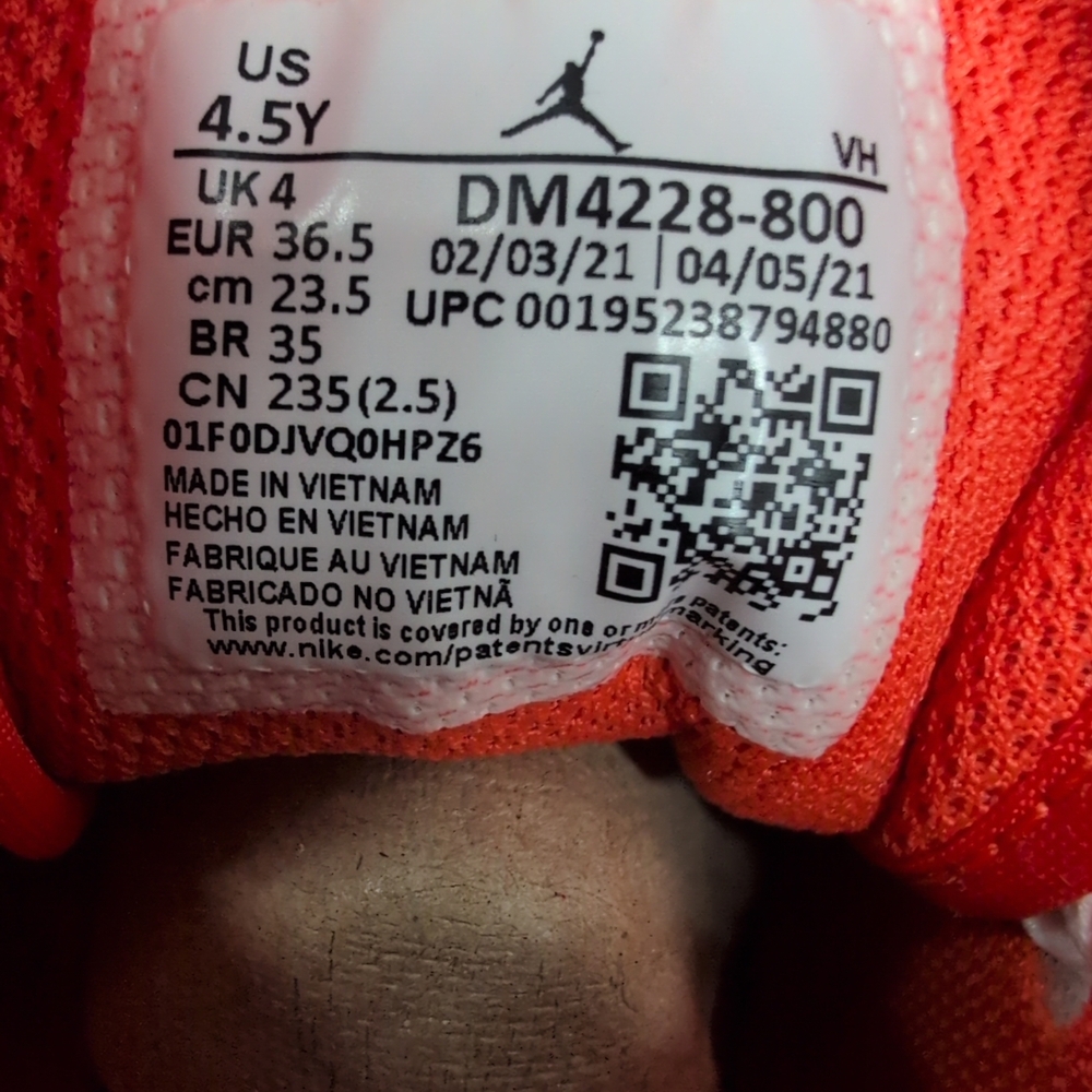 Nike Air Jordan 1 Mid SE Boys Sneaker Shoes Size 4.5Y Metallic Orange DM4228 800 - Picture 10 of 13